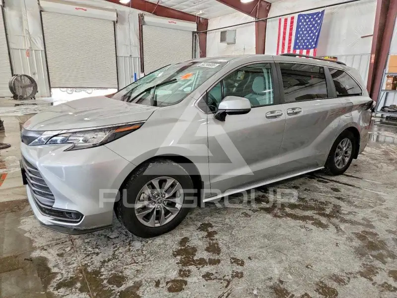 2022 Toyota SIENNA фото
