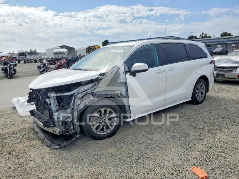 2022 Toyota SIENNA photo