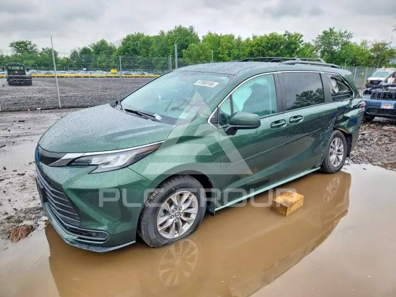 2022 Toyota SIENNA фото