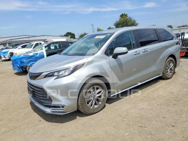 2022 Toyota SIENNA фото