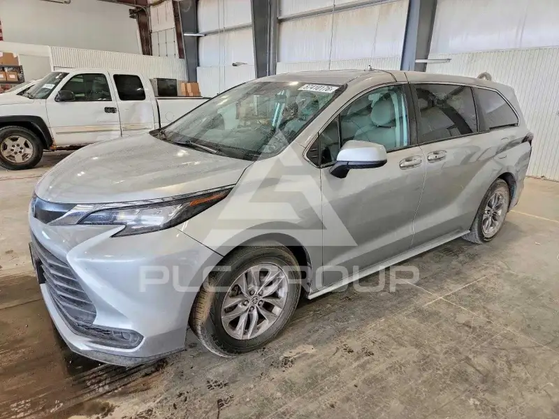 2022 Toyota SIENNA фото