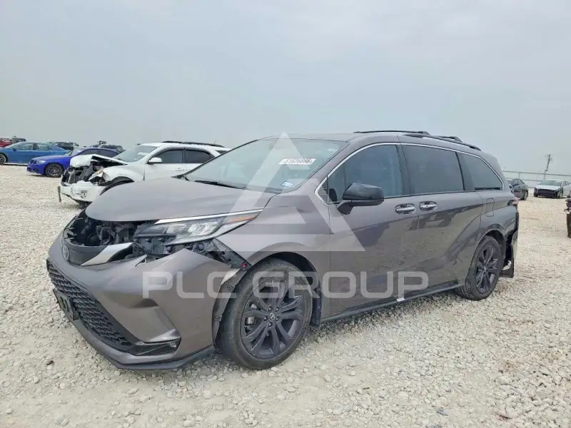 2022 Toyota SIENNA photo