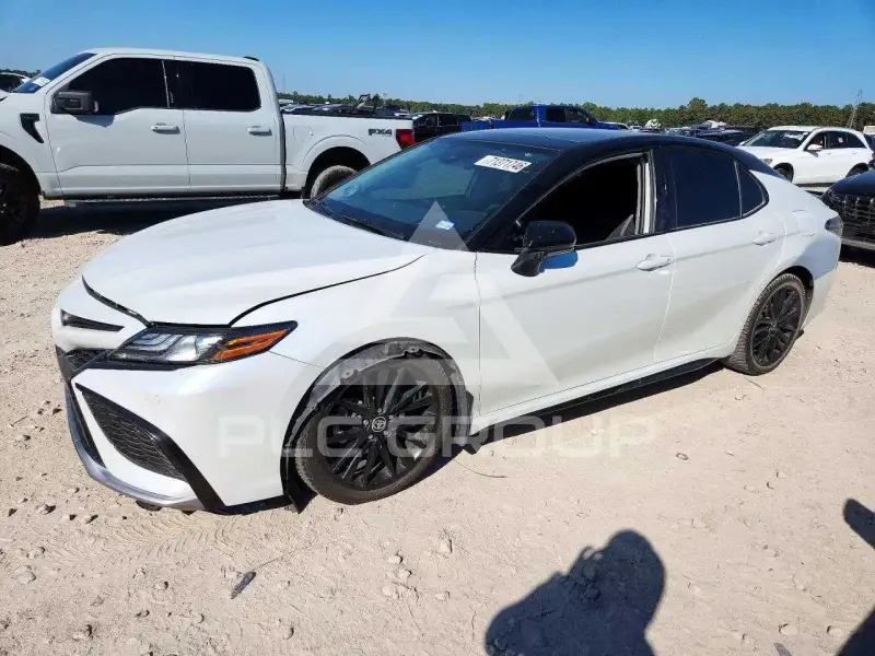 2022 Toyota CAMRY photo