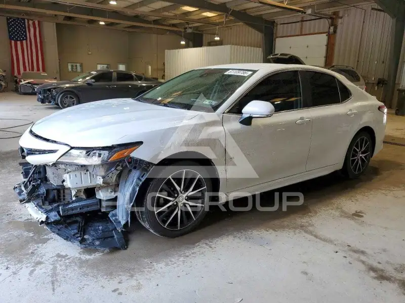 2022 Toyota CAMRY фото