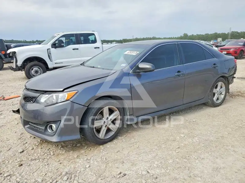 2014 Toyota CAMRY фото
