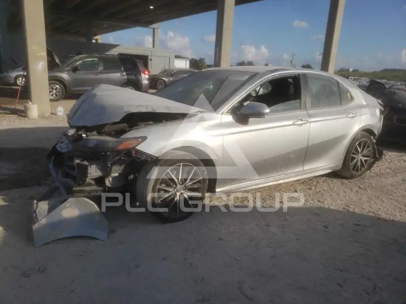 2022 Toyota CAMRY фото