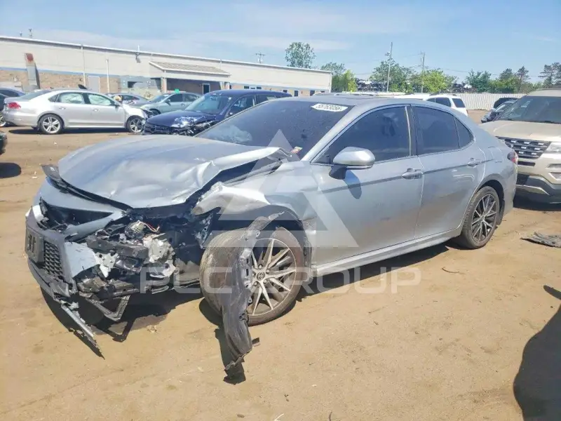 2022 Toyota CAMRY фото