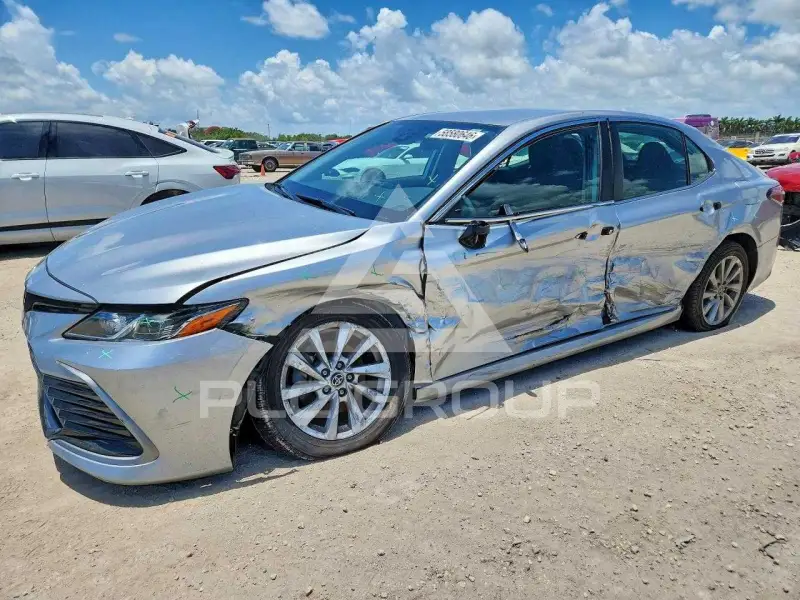 2022 Toyota CAMRY фото