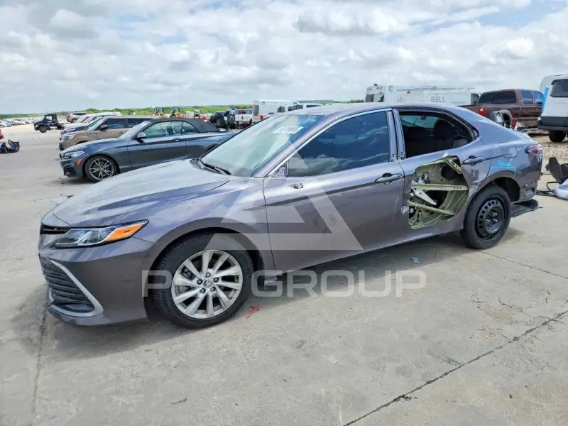 2022 Toyota CAMRY photo