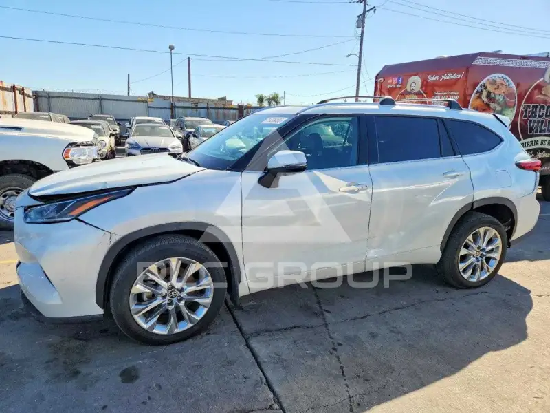2022 Toyota Highlander фото