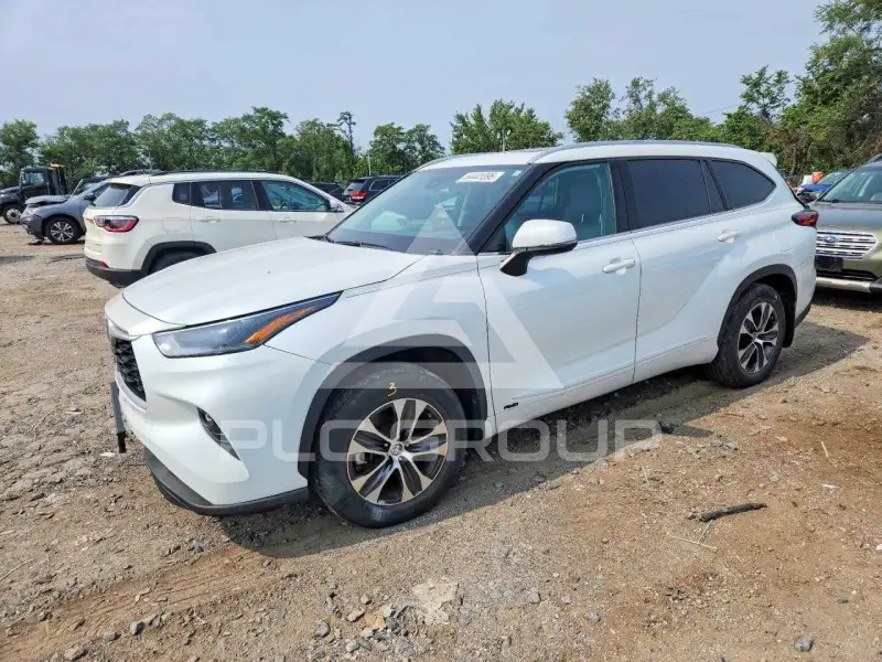 2022 Toyota Highlander photo