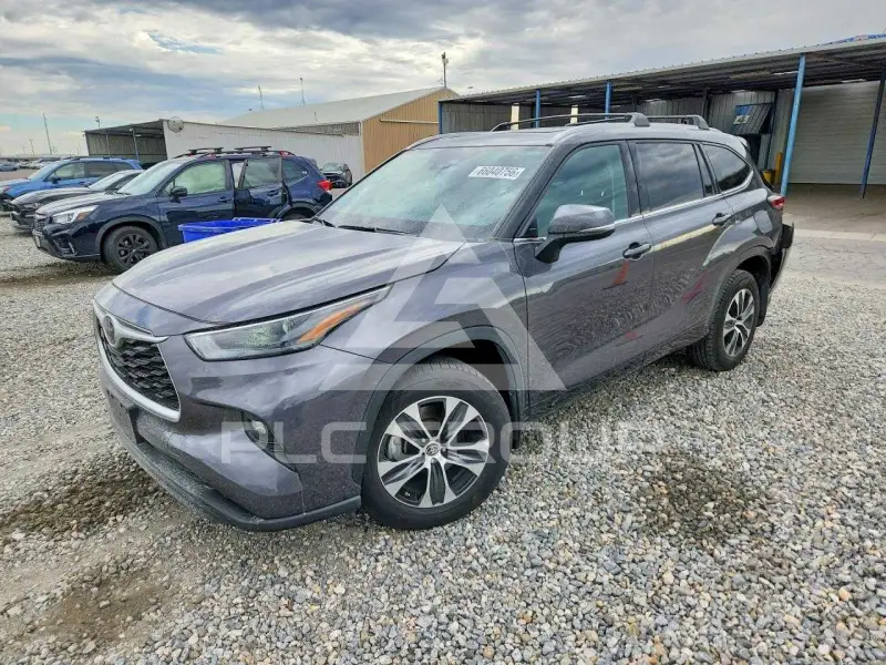 2022 Toyota Highlander photo