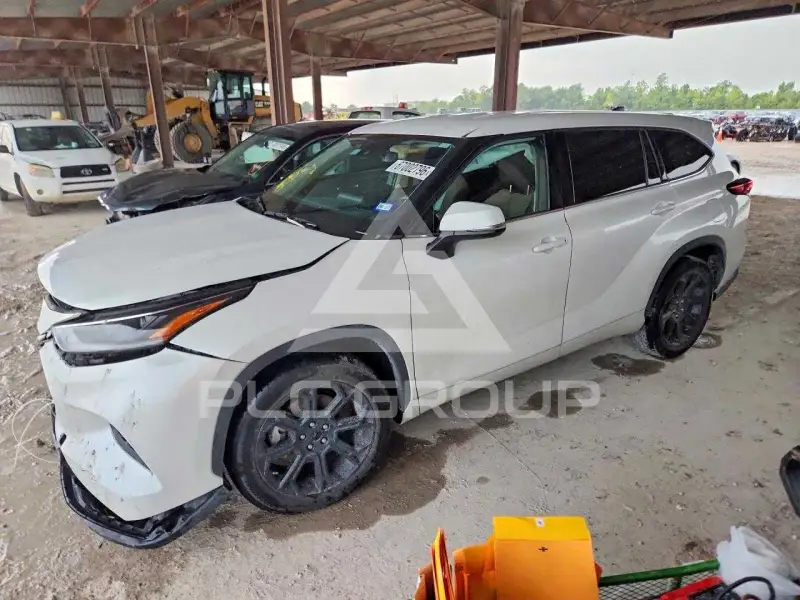 2022 Toyota Highlander фото