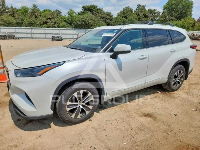 2022 Toyota Highlander photo