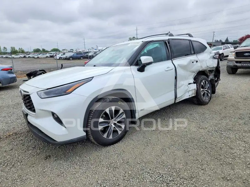 2022 Toyota Highlander photo