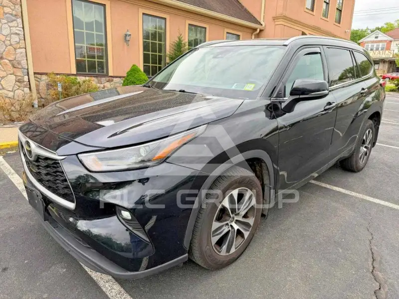 2022 Toyota Highlander photo