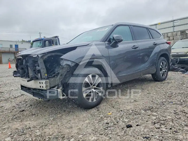 2022 Toyota Highlander photo