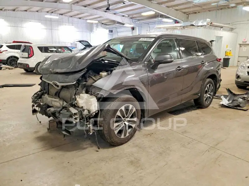 2022 Toyota Highlander фото