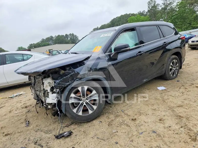 2022 Toyota Highlander photo