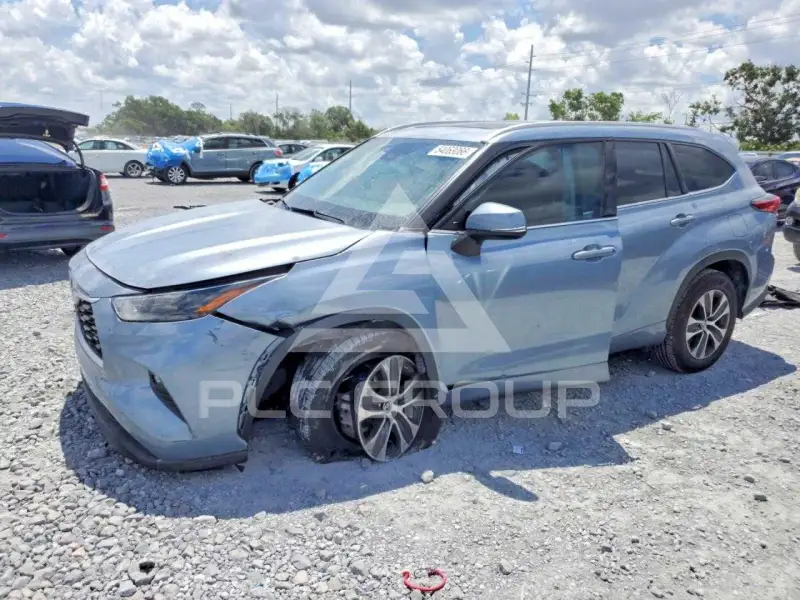 2022 Toyota Highlander фото
