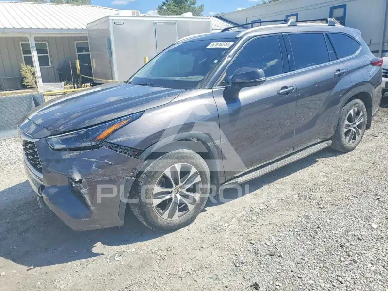 2022 Toyota Highlander photo