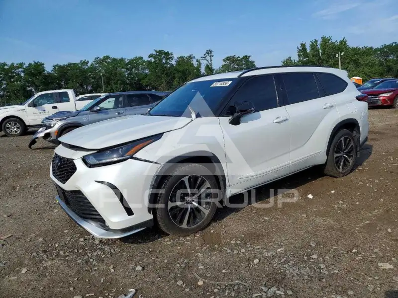 2022 Toyota Highlander фото