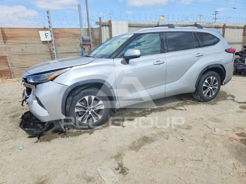 2022 Toyota Highlander photo
