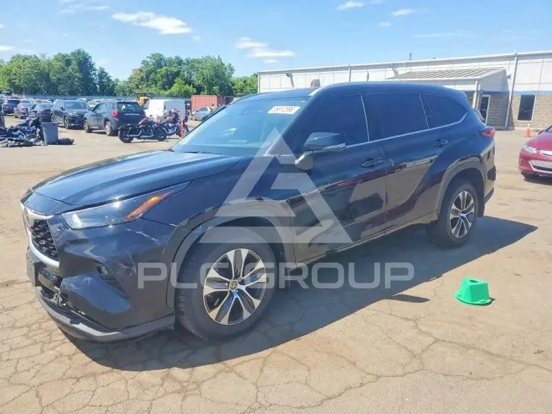 2022 Toyota Highlander photo