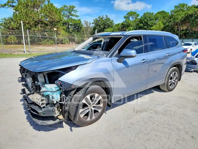 2022 Toyota Highlander фото