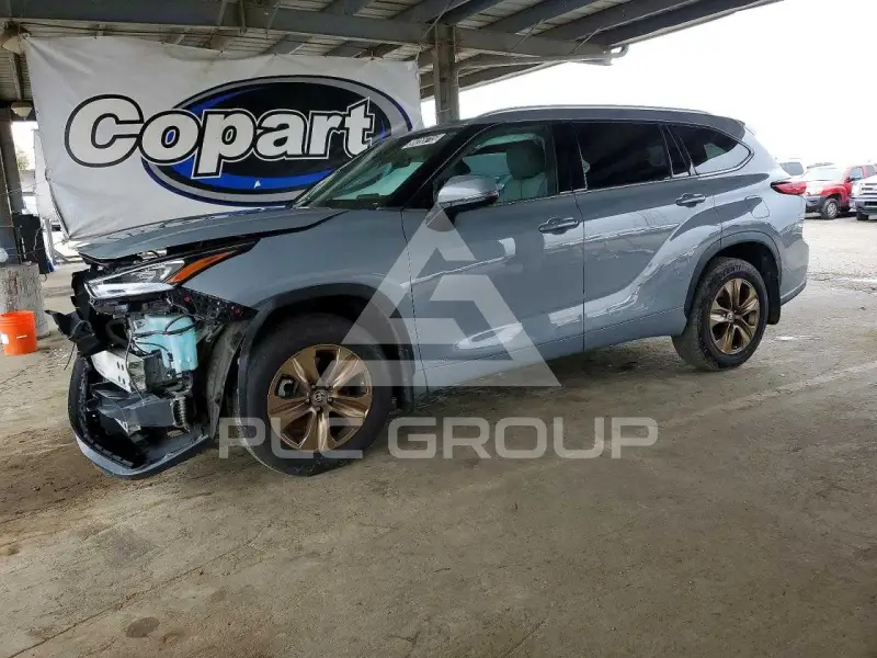 2022 Toyota Highlander фото