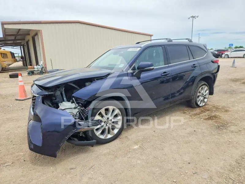 2022 Toyota Highlander photo