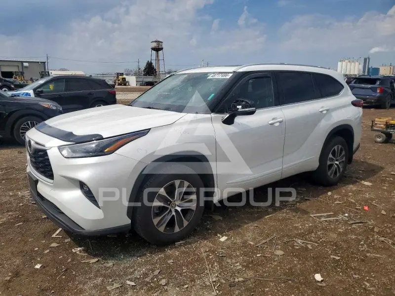 2022 Toyota Highlander photo