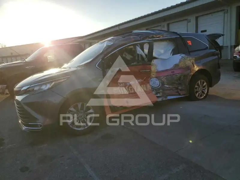 2022 Toyota SIENNA фото