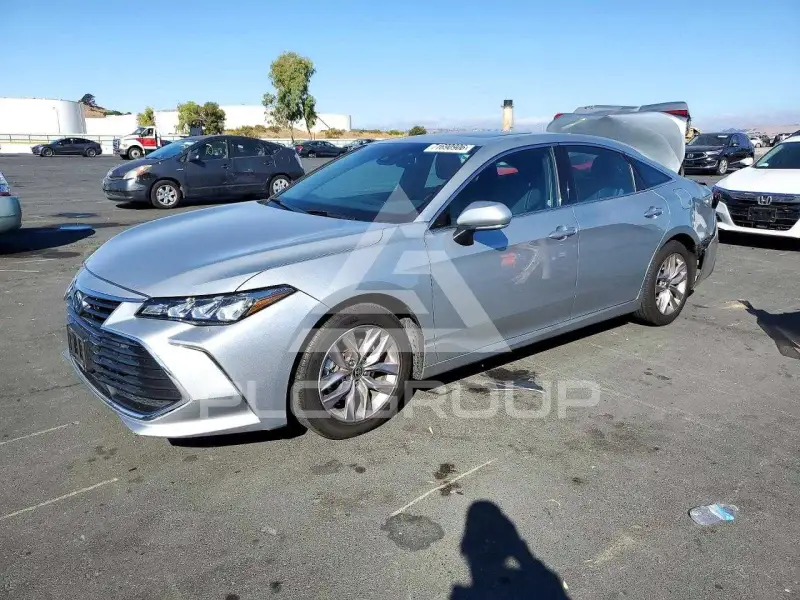 2022 Toyota AVALON фото