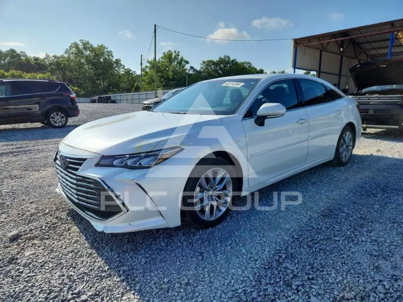 2022 Toyota AVALON фото