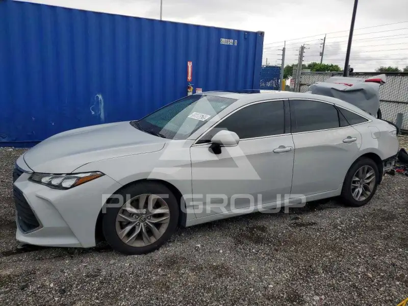 2022 Toyota AVALON фото