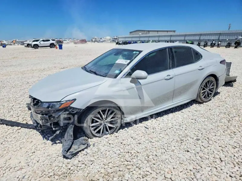 2022 Toyota CAMRY фото