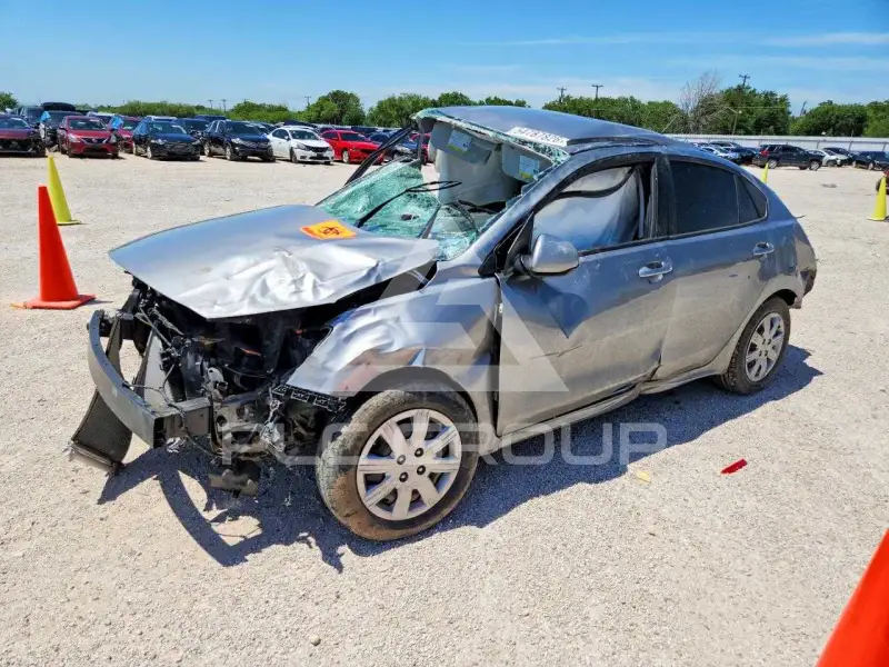2022 KIA Rio фото