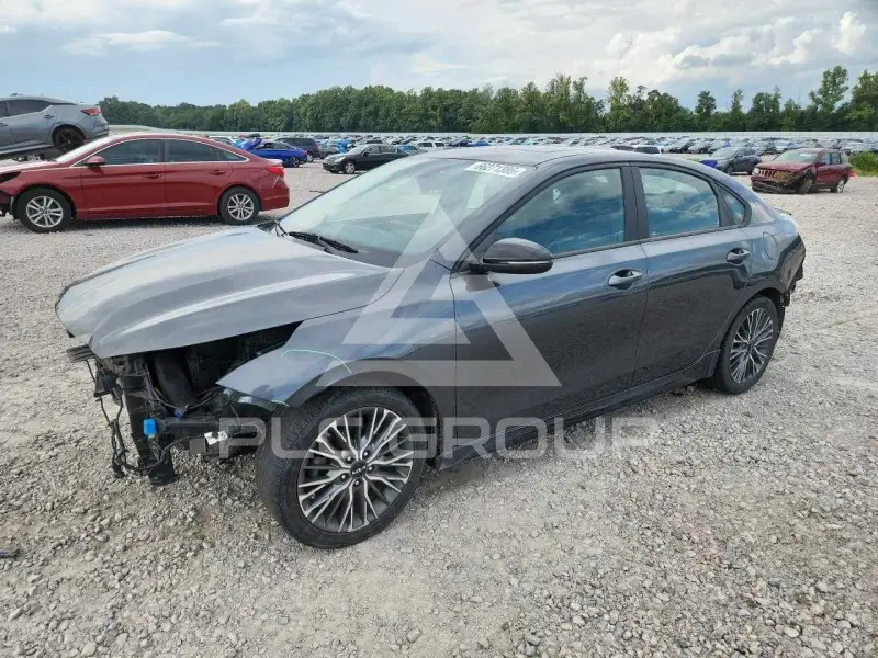 2022 KIA Forte фото