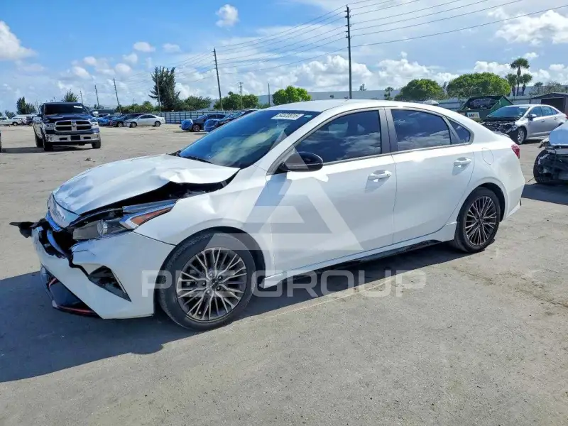 2022 KIA Forte фото
