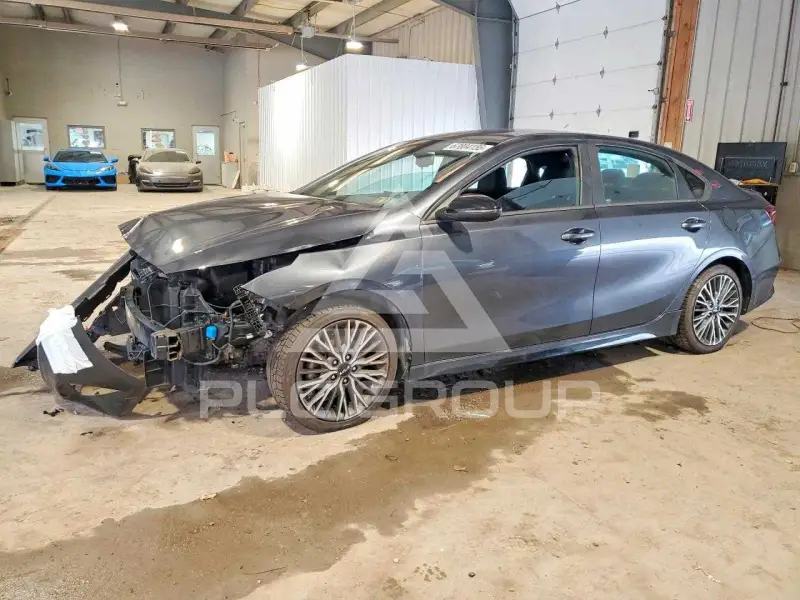 2022 KIA Forte фото