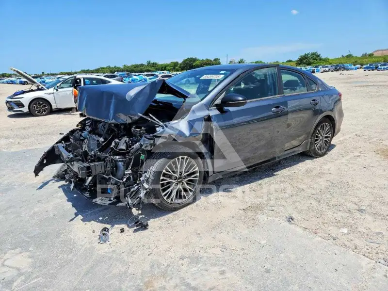 2022 KIA Forte фото