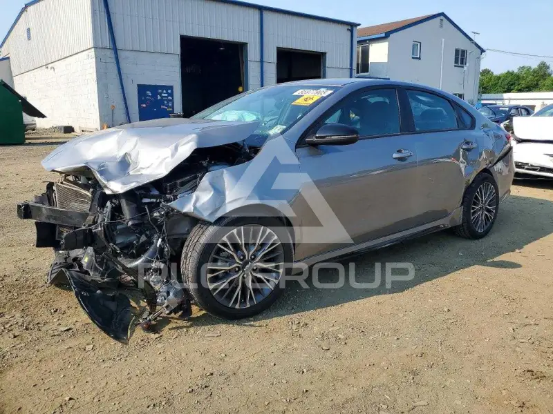 2022 KIA Forte фото