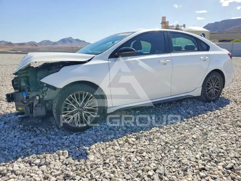 2022 KIA Forte фото