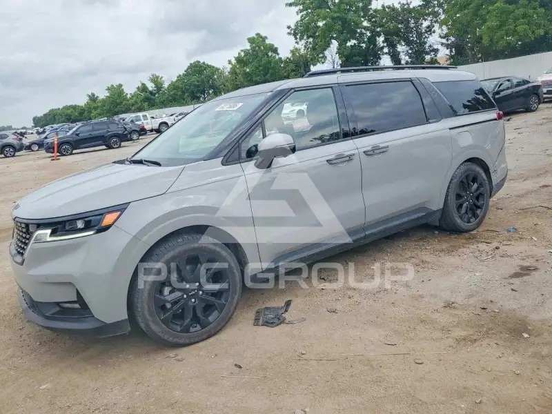 2022 KIA Carnival фото