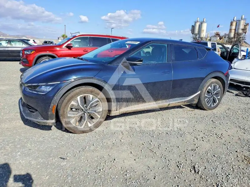 2022 KIA  фото