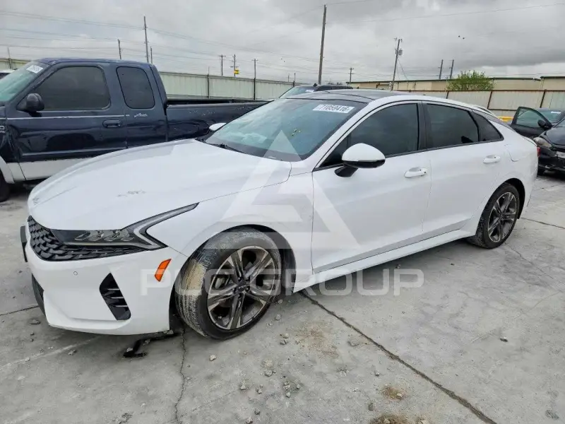 2022 KIA K5 фото