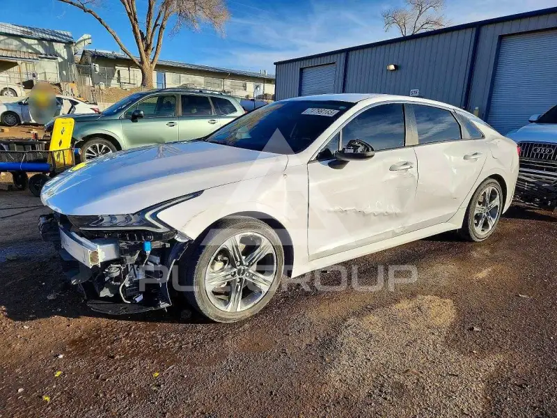 2022 KIA K5 photo