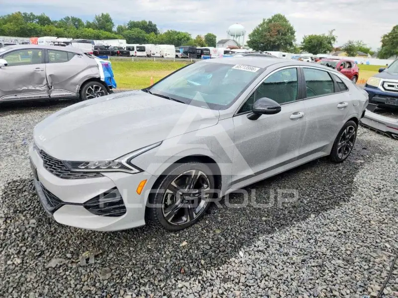 2022 KIA K5 фото