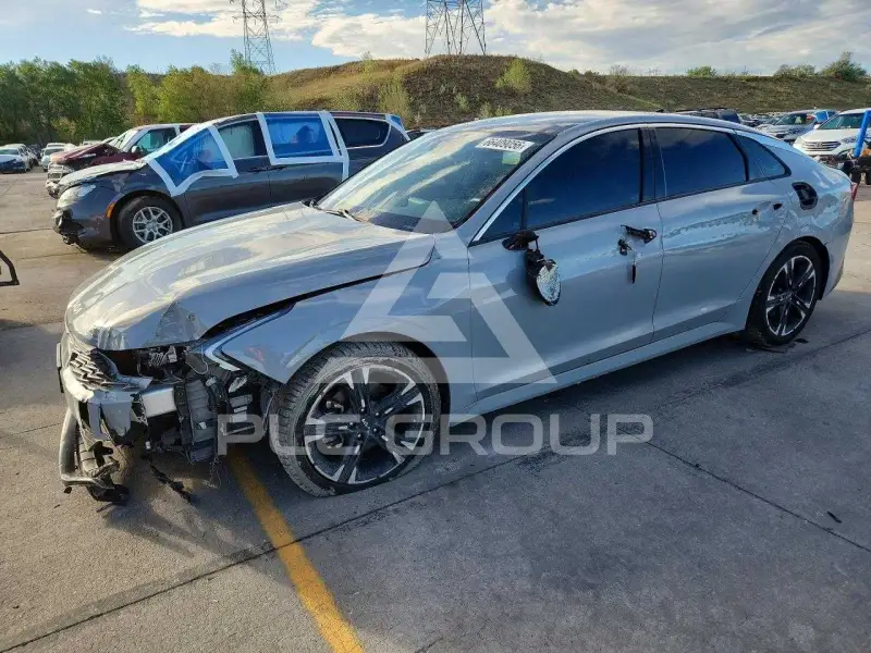 2022 KIA K5 фото